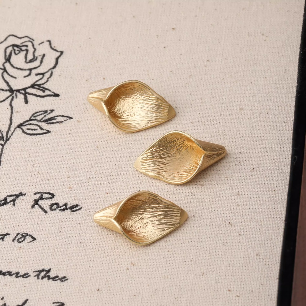 4 Buah Anting Jimat Bunga Kelo - Musical Instrument Trumpet ulasan dan harga